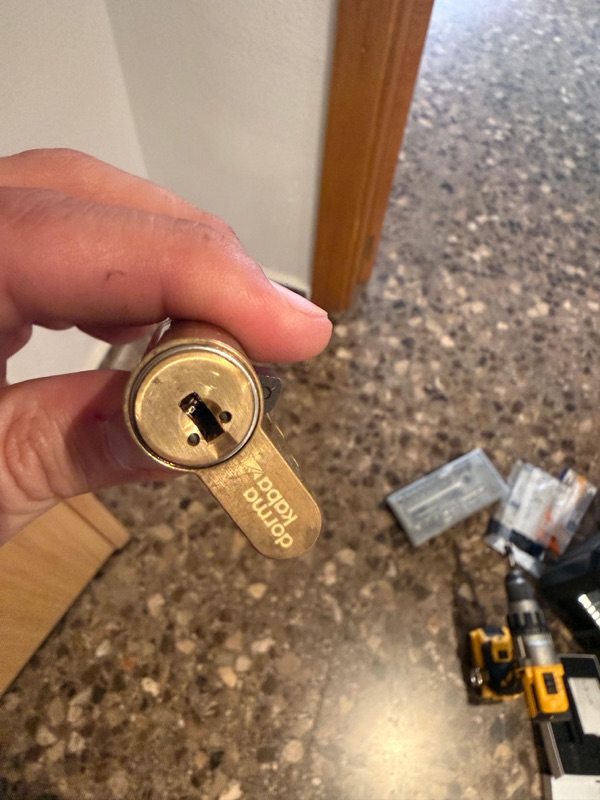 Bombillo Kaba Expert Extreme dorado — máxima seguridad en Valencia